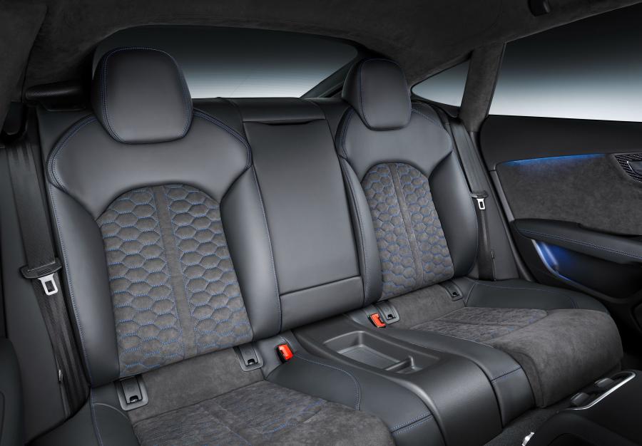 Интерьер Audi RS7 Sportback Performance 2015 года  (WW) (фото 24 из 30)